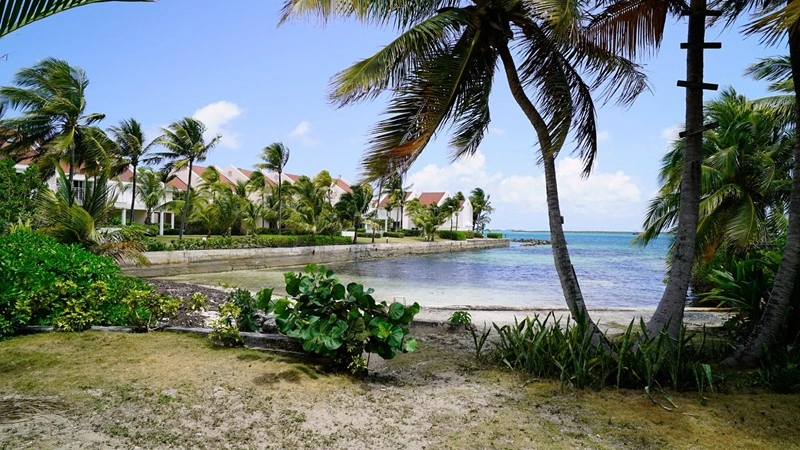 Дом 1592 m2 с открытым бассейном в Нассау, Багамы