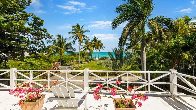 Дом 563 м² с садом в Нассау, Багамы