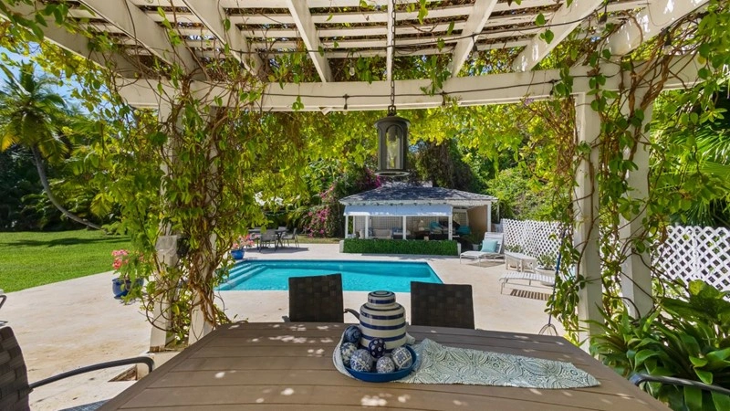 Дом 563 м² с садом в Нассау, Багамы