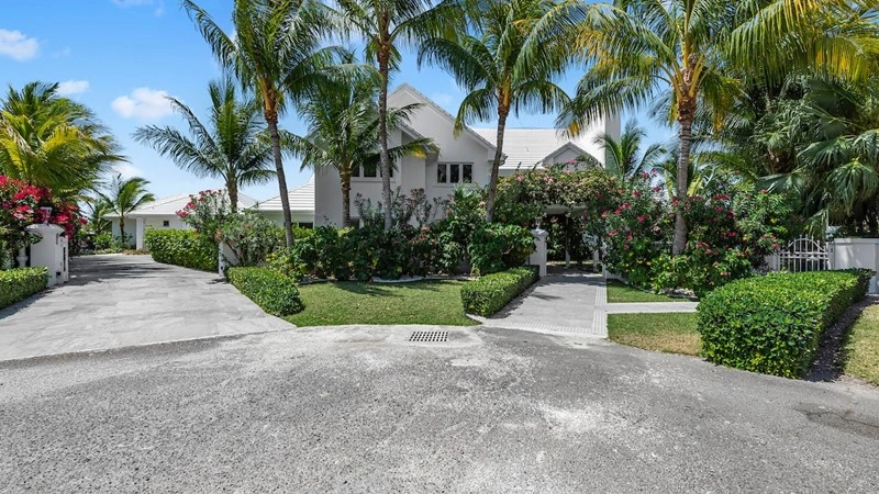 Дом 697 m2 с террасой в Нассау, Багамы