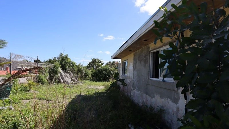 Дом с балконом в Фрипорте, Багамы