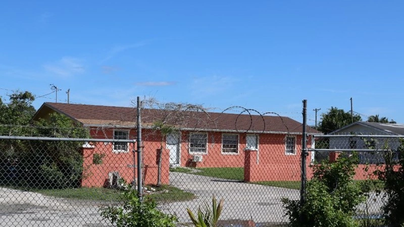 Дом с балконом в Фрипорте, Багамы