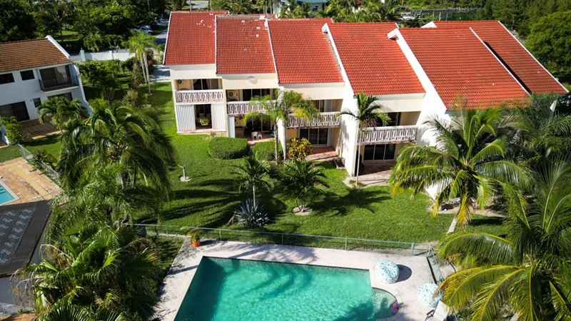 Дом 3+1 с садом в Фрипорте, Багамы