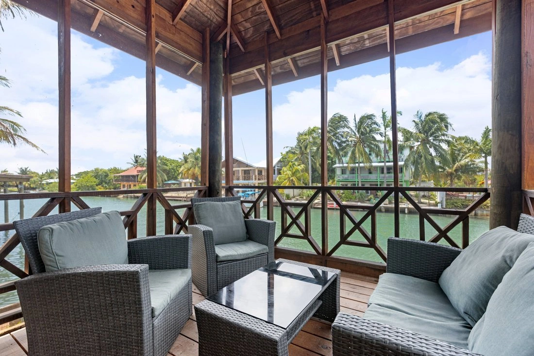 Дом 372 m2 с садом в Пласенсии, Белиз