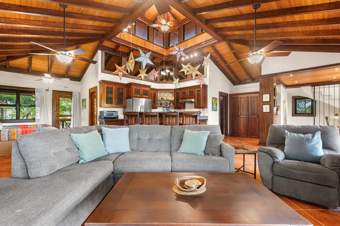 Дом 372 m2 с садом в Пласенсии, Белиз