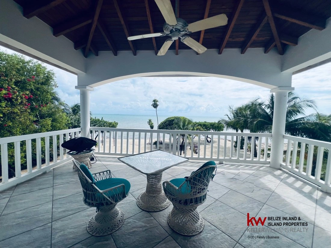 Дом 4+1 с гардеробной в Пласенсии, Белиз