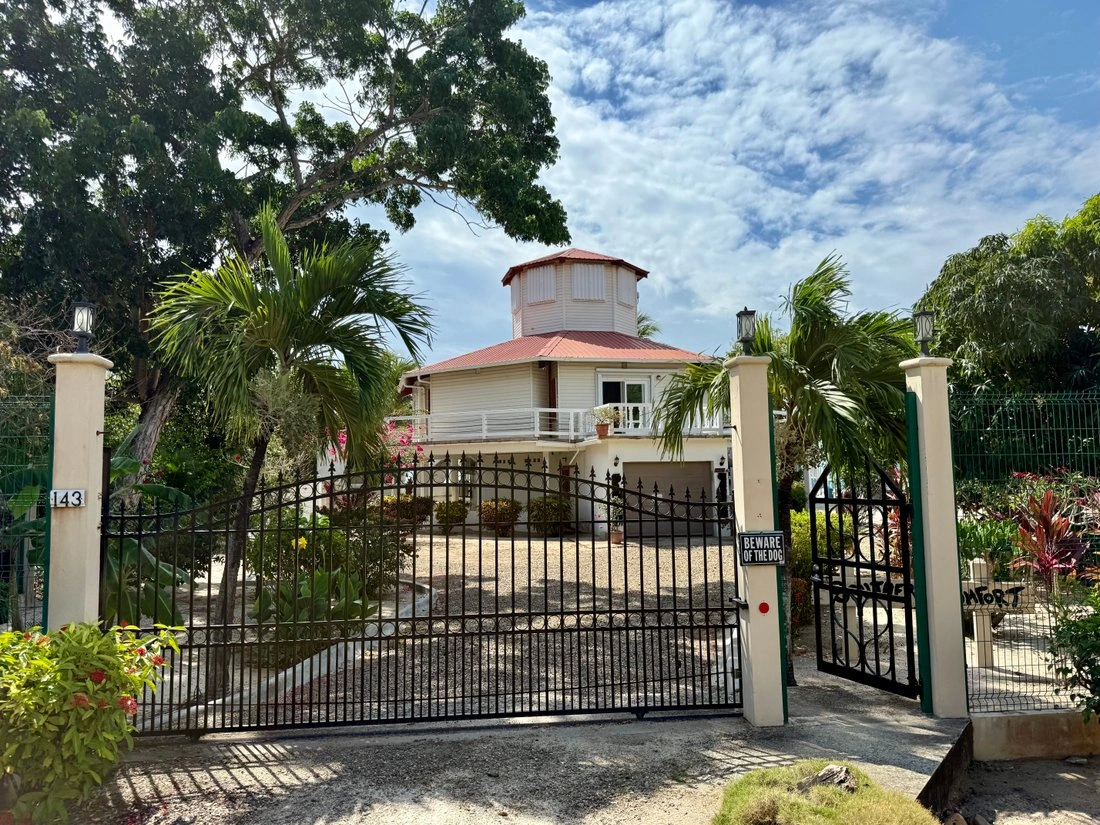 Вилла 263 m² с парковкой в Пласенсии, Белиз