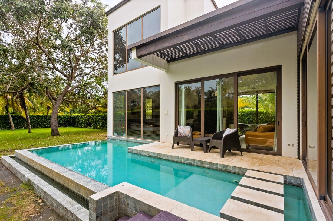 Вилла 167 m2 с балконом в Пласенции, Белизе