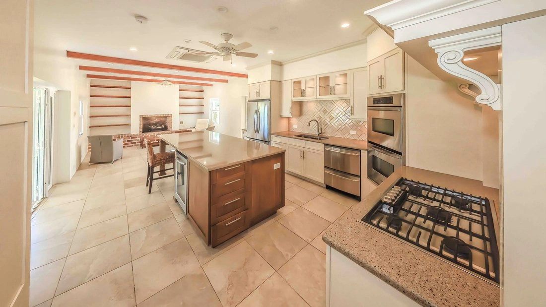 Дом 520 m2 с садом в Уорике, Бермуды