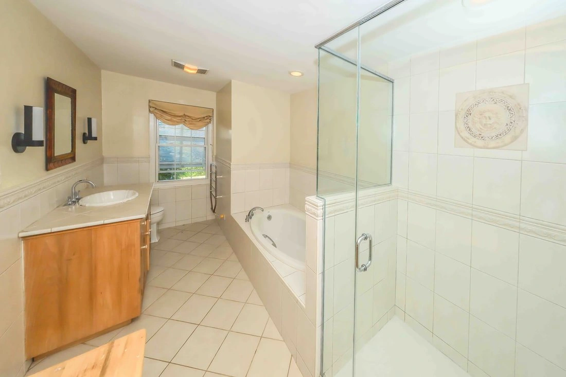 Дом 520 m2 с садом в Уорике, Бермуды