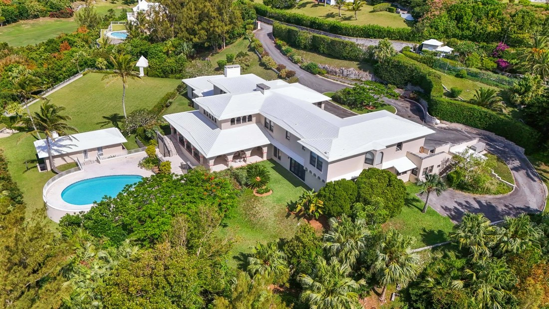 Дом 744 m² с террасой в Hamilton City, Бермуды