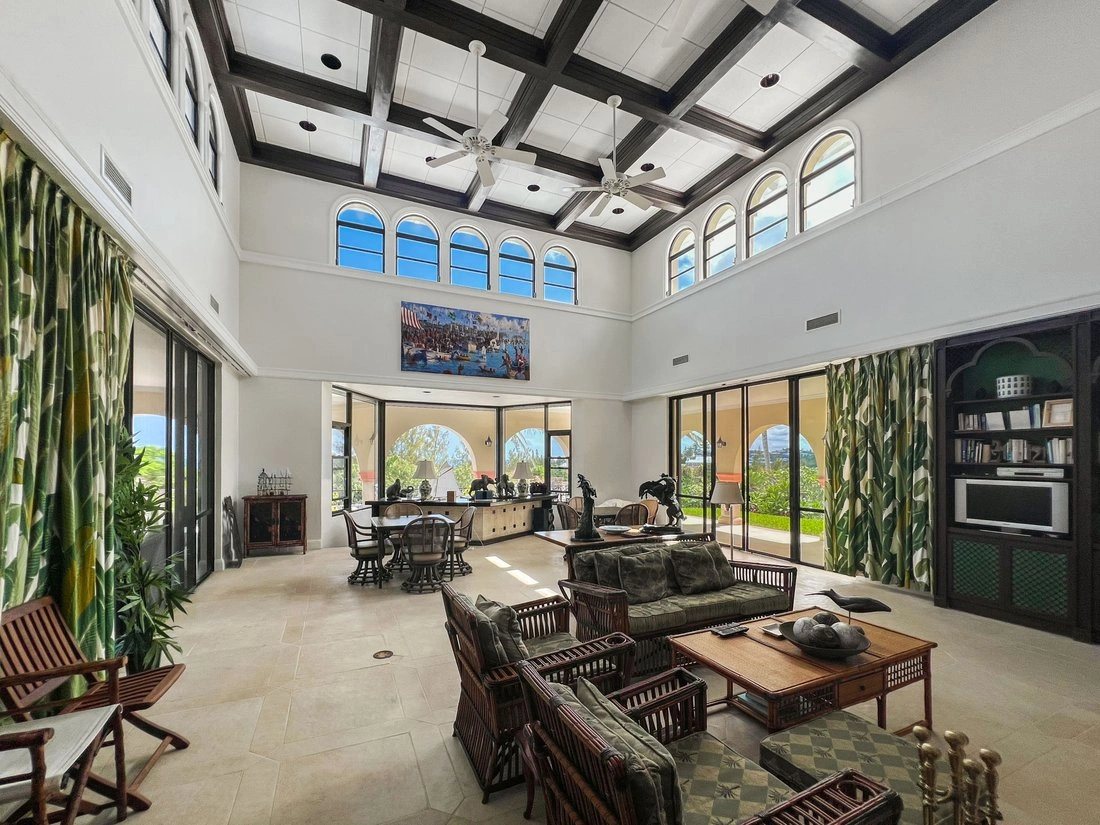 Дом 744 m² с террасой в Hamilton City, Бермуды