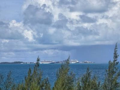 Дом 270 m2 с садом в Hamilton City, Бермуды