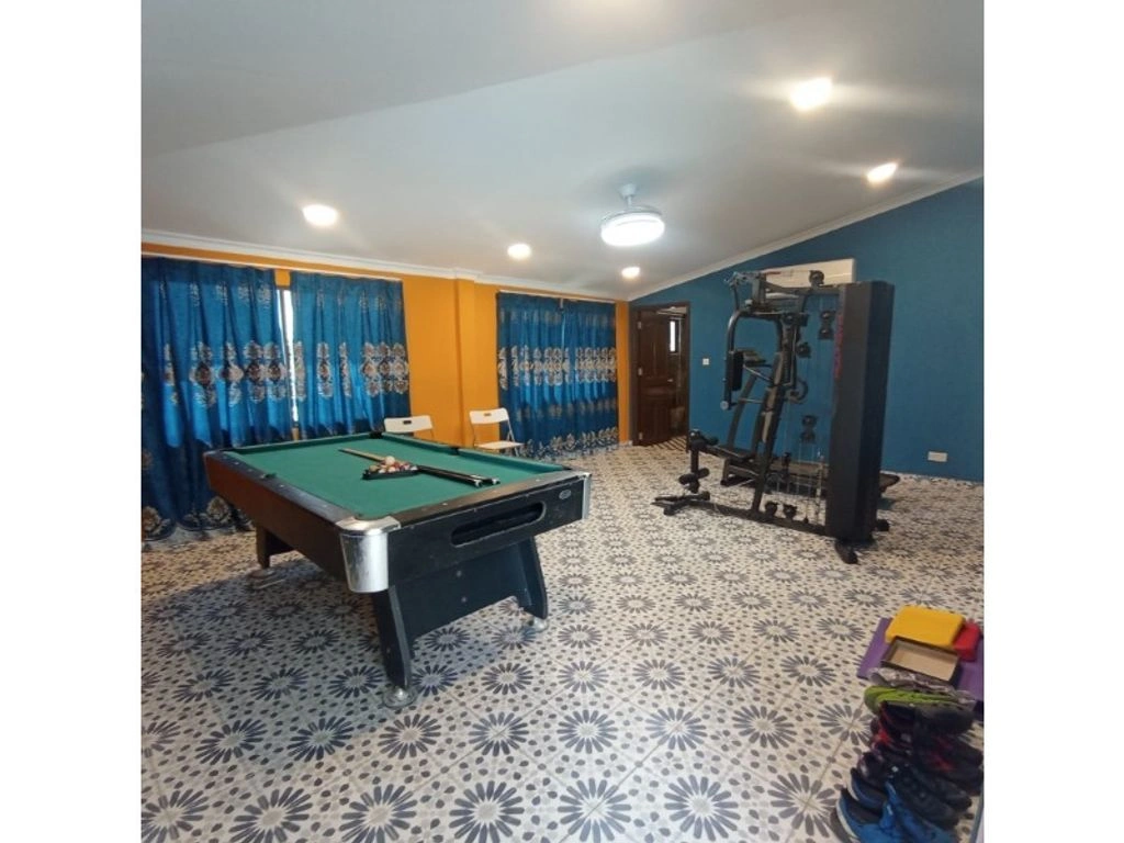 Дом 5+1 с открытым бассейном в Бандар-Сери-Бегаван, Бруней