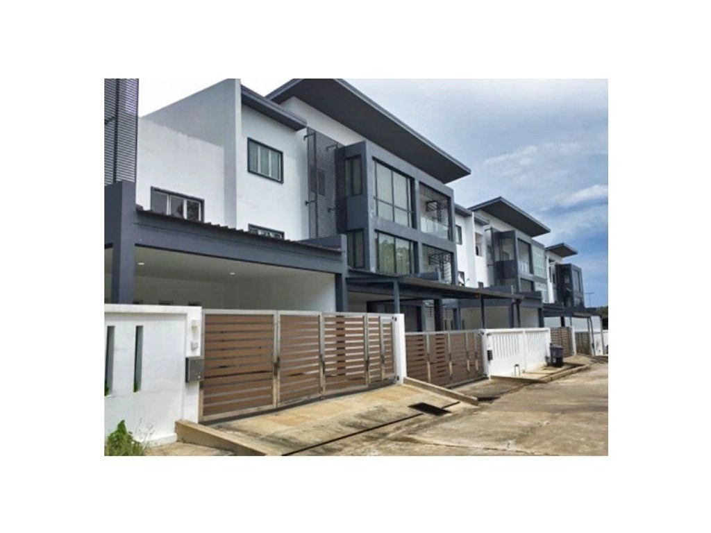 Таунхаус 204 m2 с парковкой в Bandar Seri Begawan, Бруней