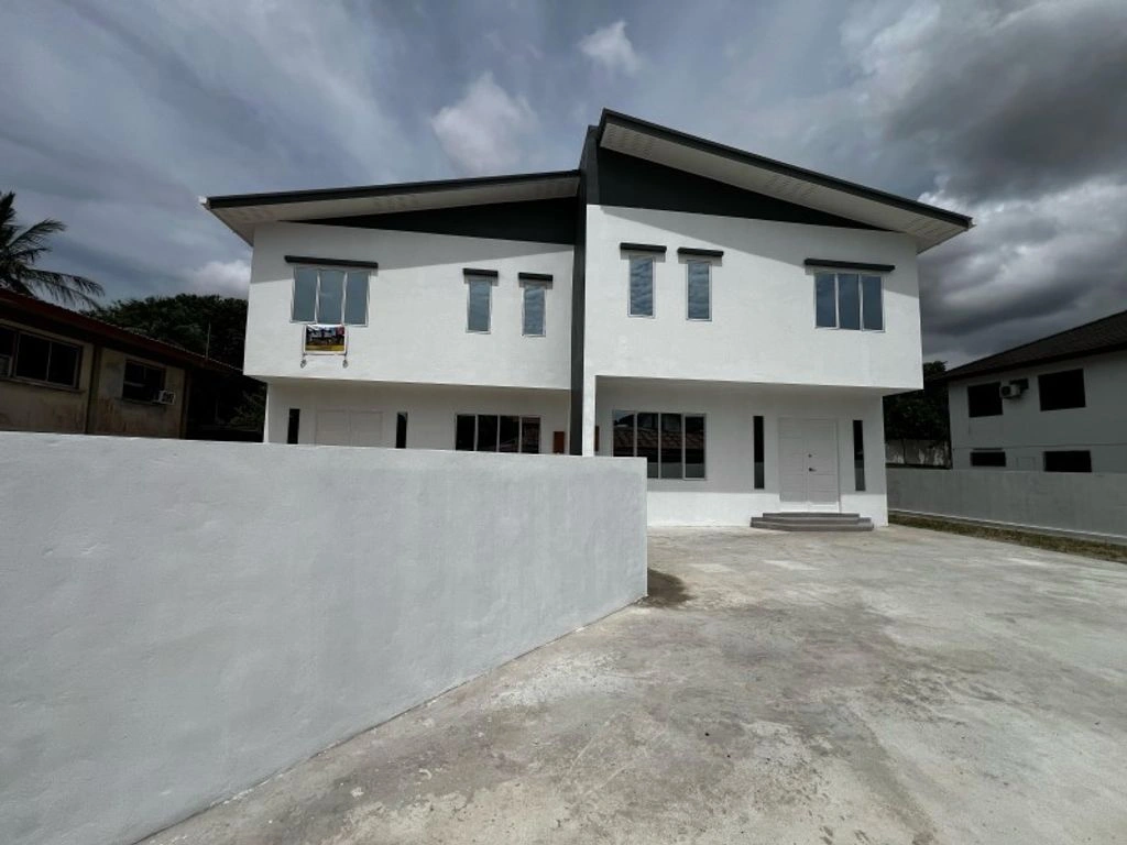 Дом 379 m2 с офисом в Bandar Seri Begawan, Brunei