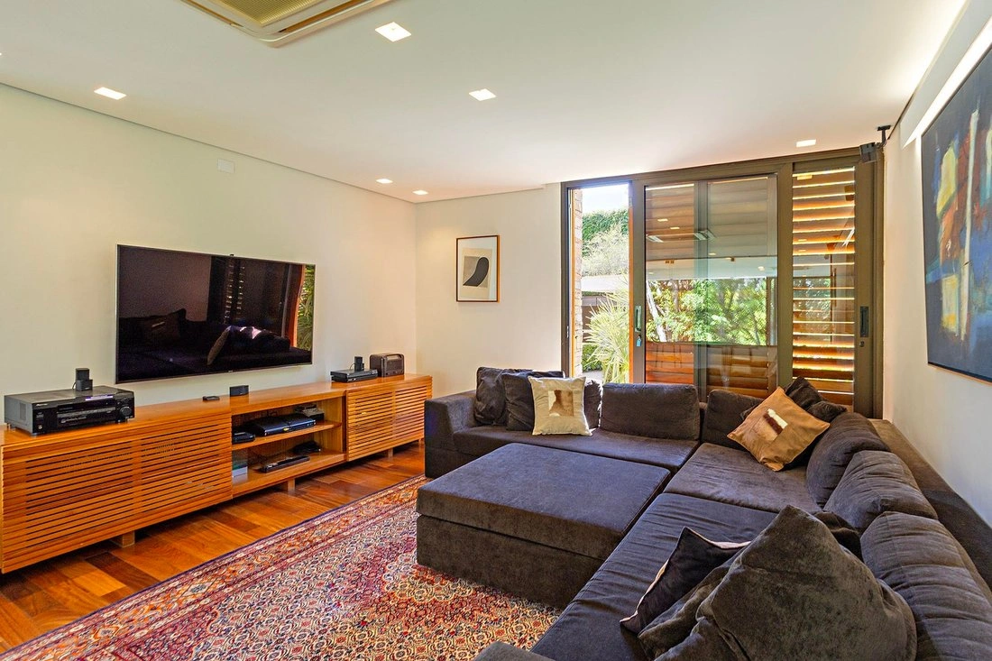 Дом 1000 m2 с лифтом в Сан-Паулу, Бразилия