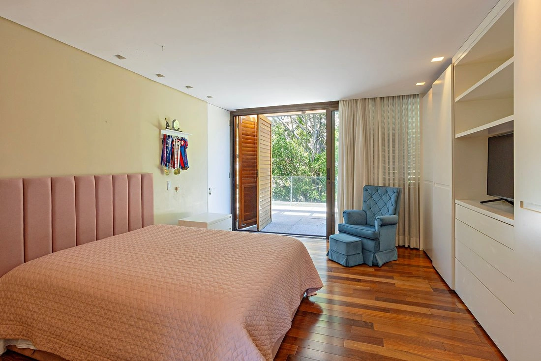 Дом 1000 m2 с лифтом в Сан-Паулу, Бразилия