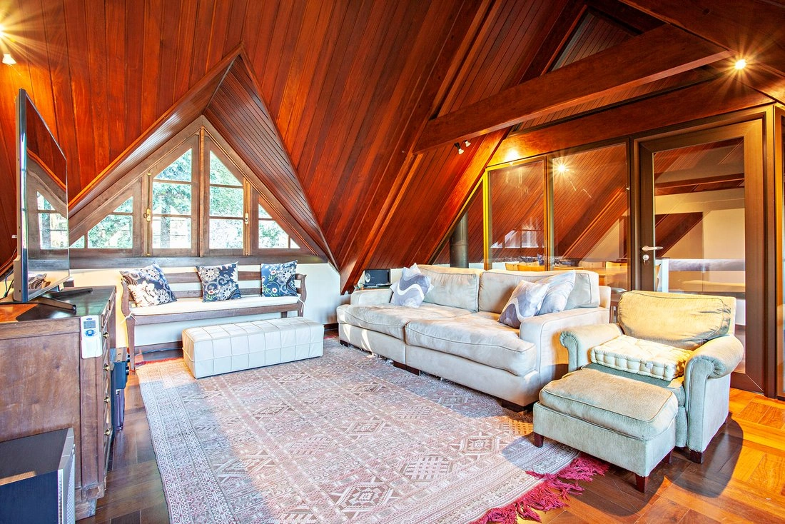 Дом 4+1 с открытым бассейном в Сан-Паулу, Бразилия