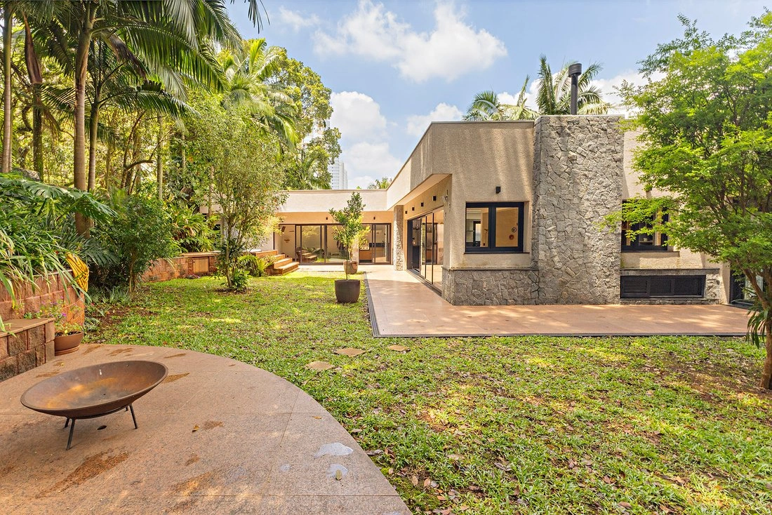 Дом 430 m2 с камином в Сан‑Паулу, Бразилия