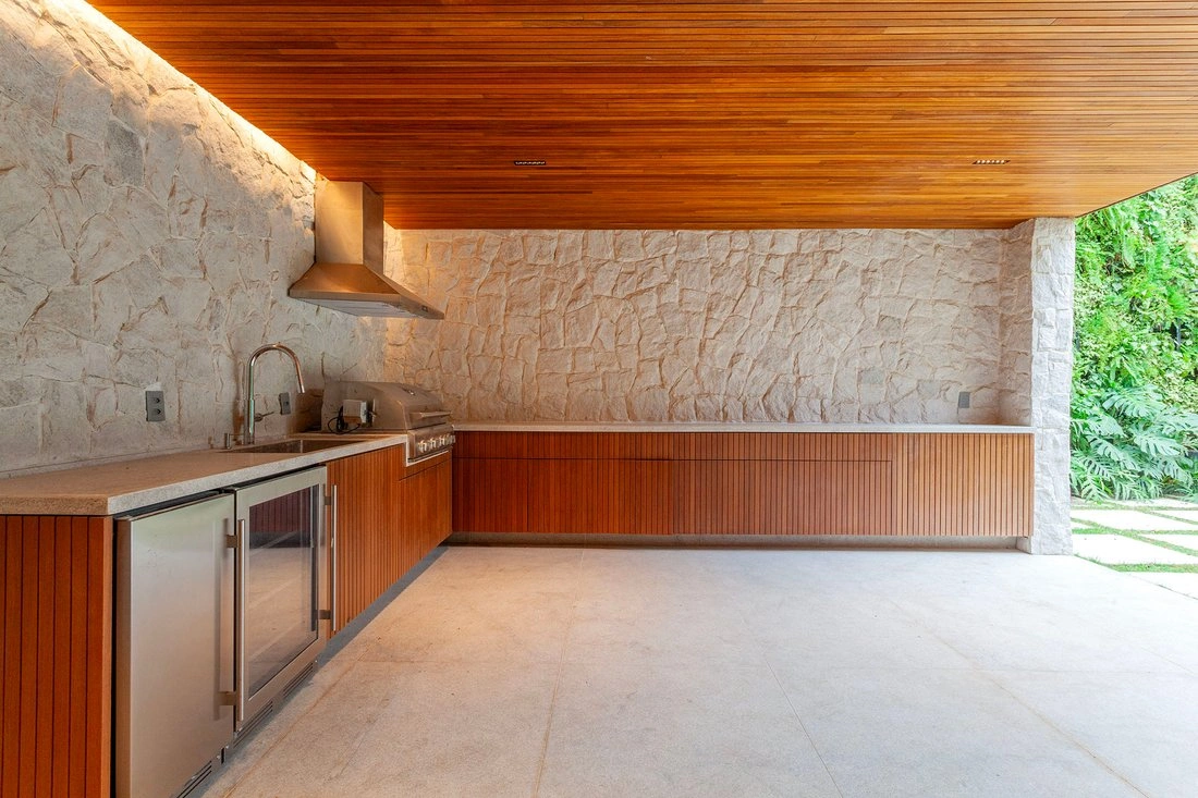 Дом 620 m2 с террасой в Сан-Паулу, Бразилия