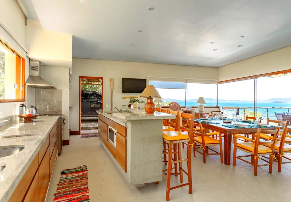 Вилла 5+1 с парковкой во Флорианополисе, Бразилия