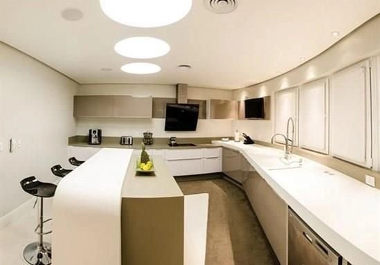 Вилла 1600 m2 с гаражом во Флорианополисе, Бразилия