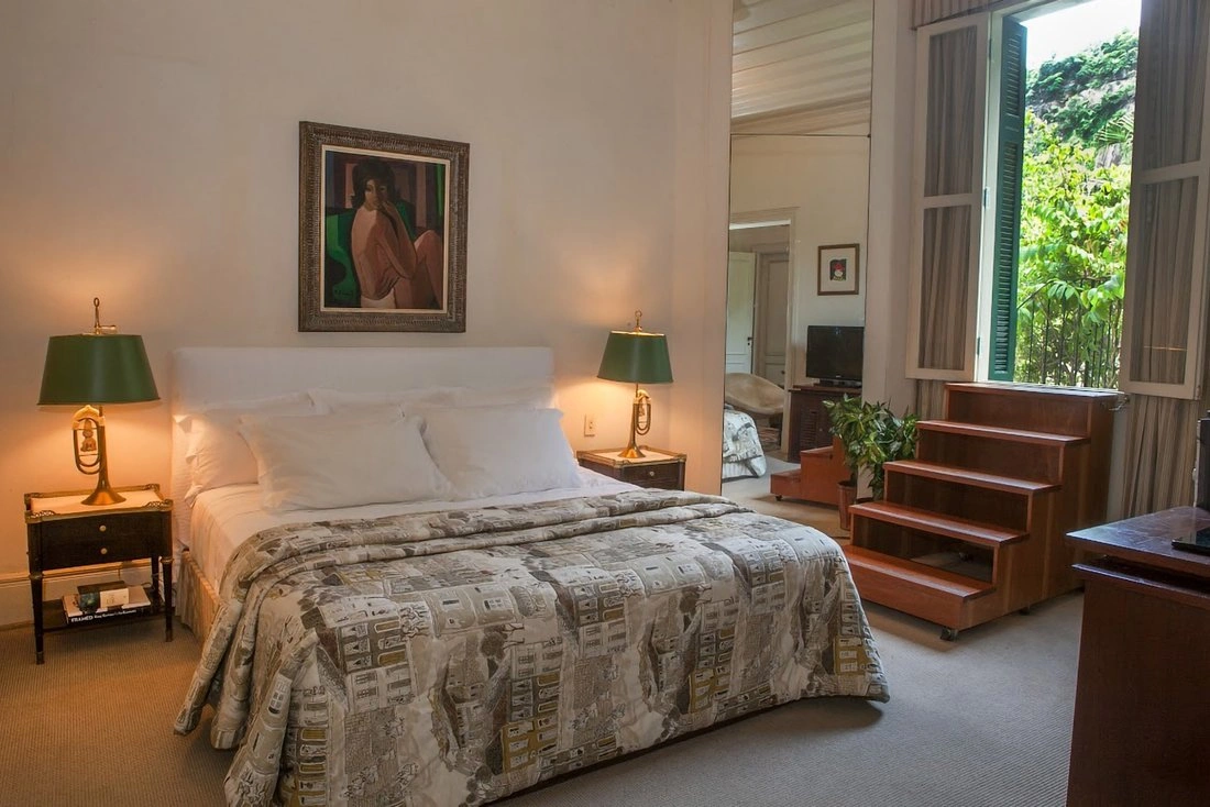 Дом 1425 m2 с гаражом в Рио-де-Жанейро, Бразилия