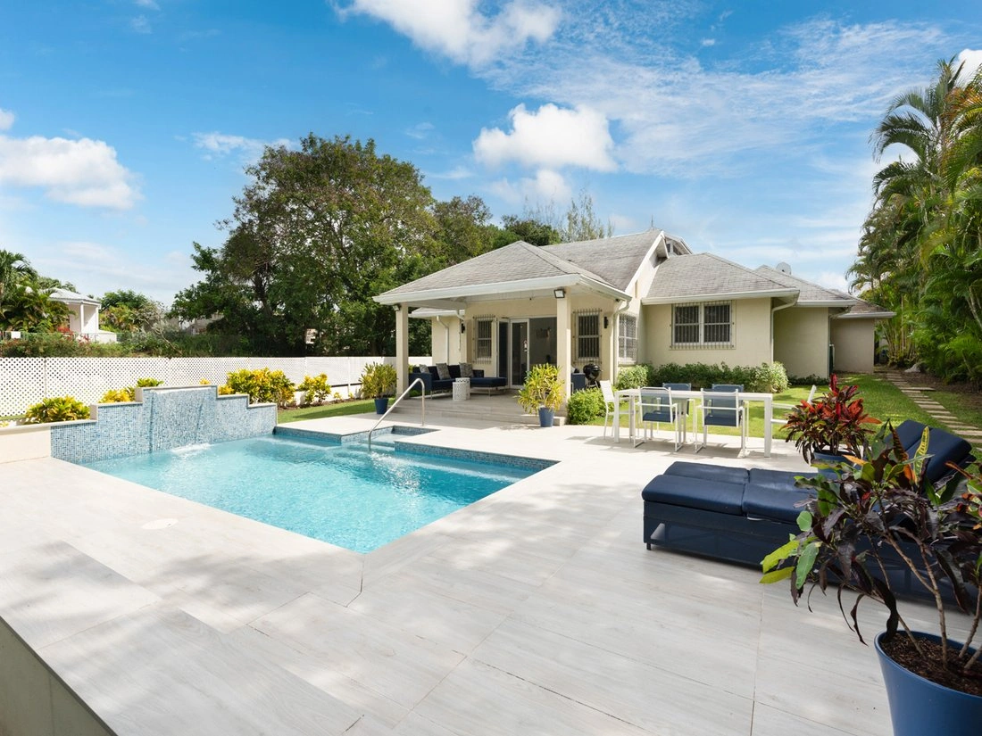 Дом 233 m2 с высокими потолками в Holetown, Барбадос