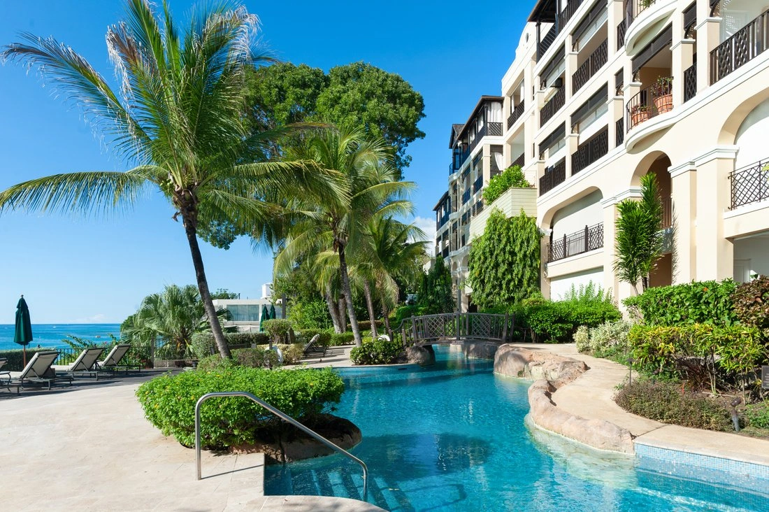 Дом 280 m2 с террасой в Хоултауне, Барбадос