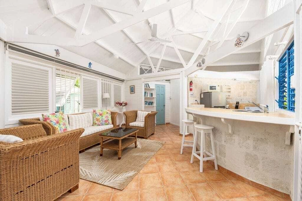 Вилла 460 m2 с парковкой в Бриджтауне, Барбадос