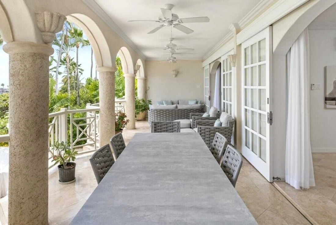 Квартира 4+1 с открытой парковкой в Бриджтауне, Барбадос