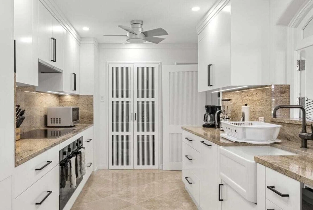 Квартира 4+1 с открытой парковкой в Бриджтауне, Барбадос