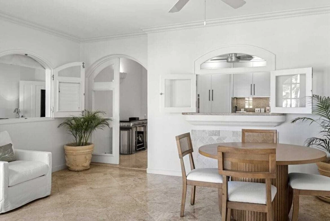 Квартира 4+1 с открытой парковкой в Бриджтауне, Барбадос