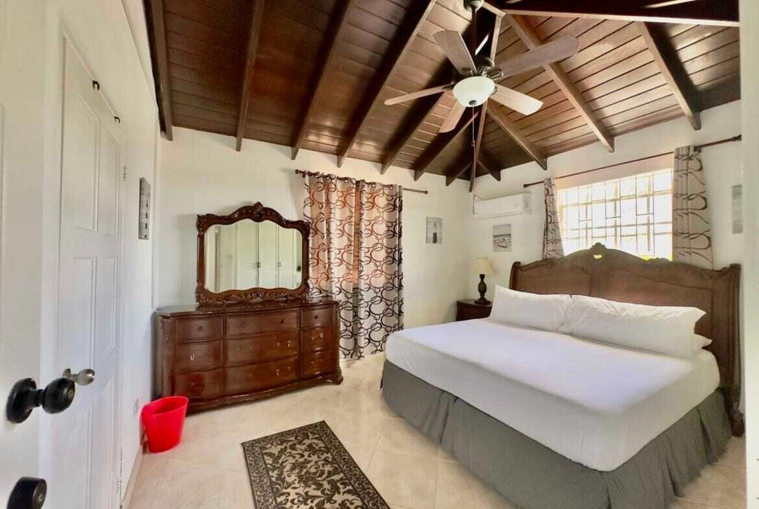 Квартира 9+1 с высоким потолком в Бриджтауне, Барбадос