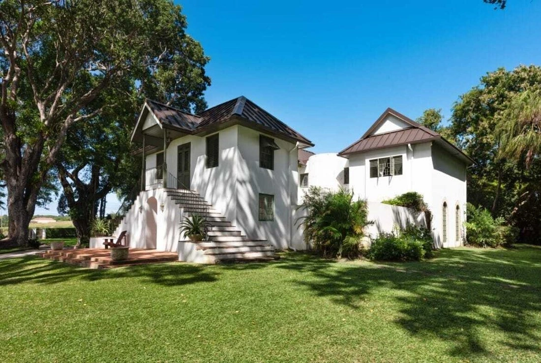 Вилла 465 m2 с парковкой в Бриджтауне, Барбадос