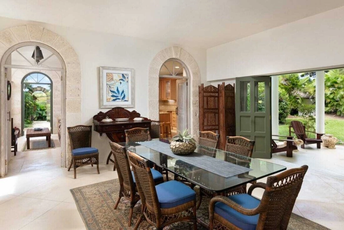 Вилла 465 m2 с парковкой в Бриджтауне, Барбадос