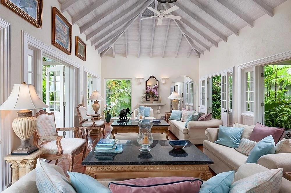 Вилла 692 m2 с видом на море в St. James, Barbados