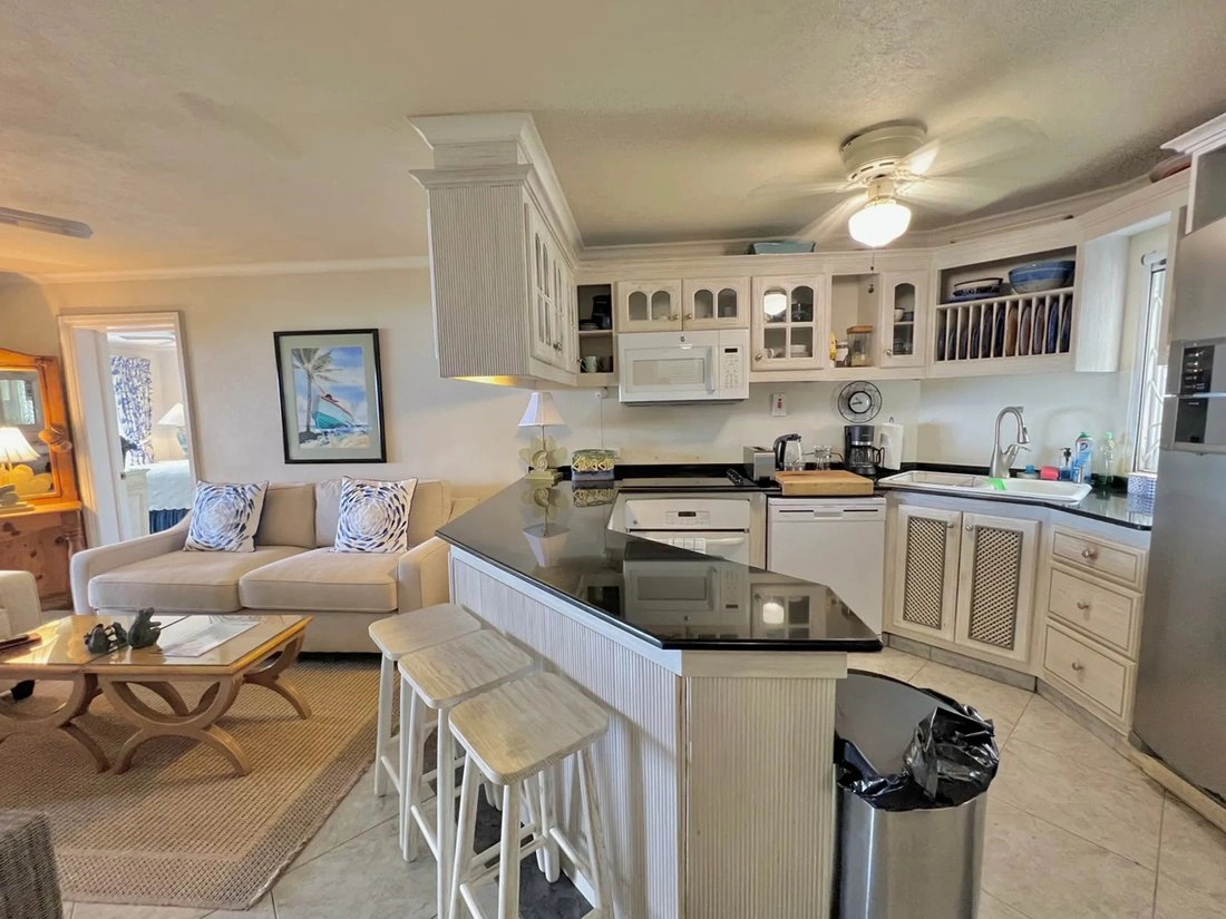 Вилла 2+1 с открытой кухней в Сент-Джеймсе