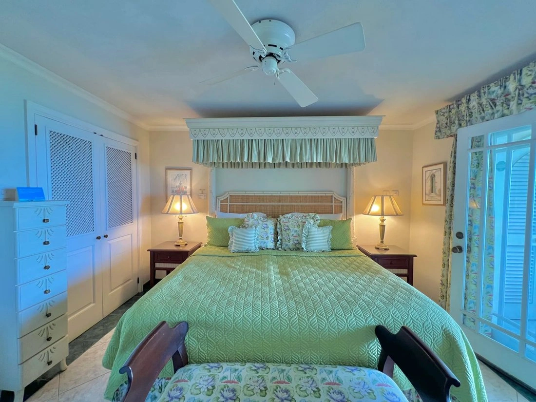 Вилла 2+1 с открытой кухней в Сент-Джеймсе