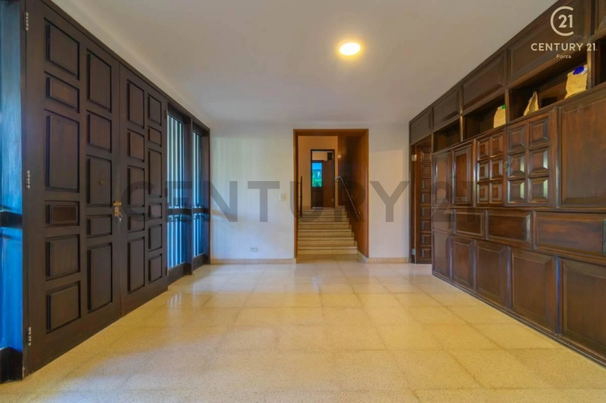 Дом 4+1 с панорамным видом в Санта-Крус-де-ла-Сьерра, Боливия