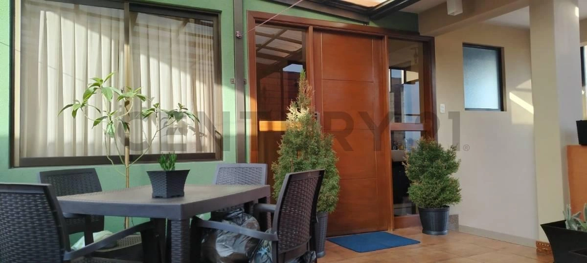Дом 604 m2 с инфинити-бассейном в Ла-Пасе, Боливия