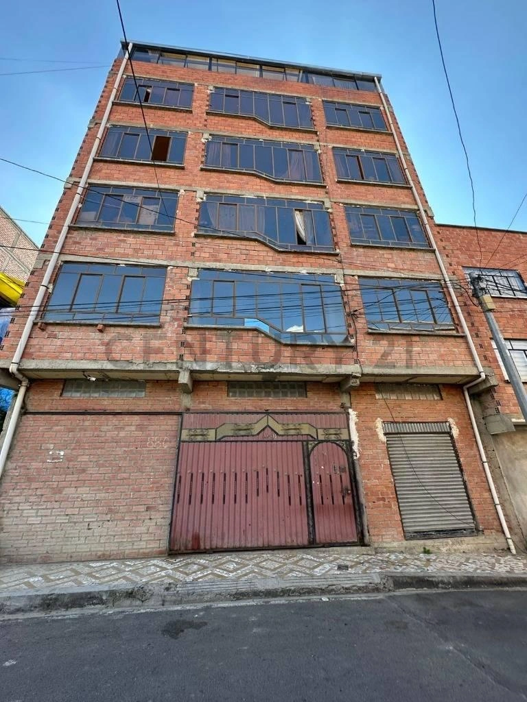 Дом 1440 m2 с открытым бассейном в Ла-Пасе, Боливия