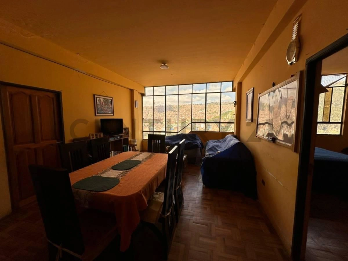 Дом 1440 m2 с открытым бассейном в Ла-Пасе, Боливия