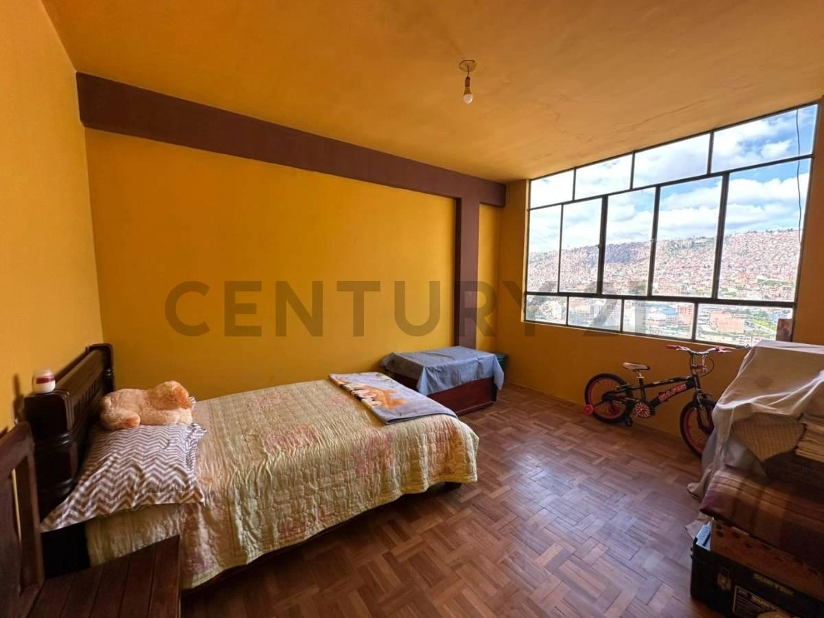 Дом 1440 m2 с открытым бассейном в Ла-Пасе, Боливия