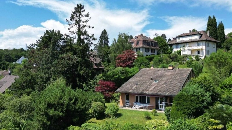 Обновлённый дом 7+1 в Лозанне, Швейцария