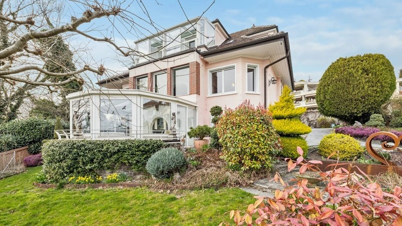 Просторный дом 6+1 в Лозанне, Швейцария