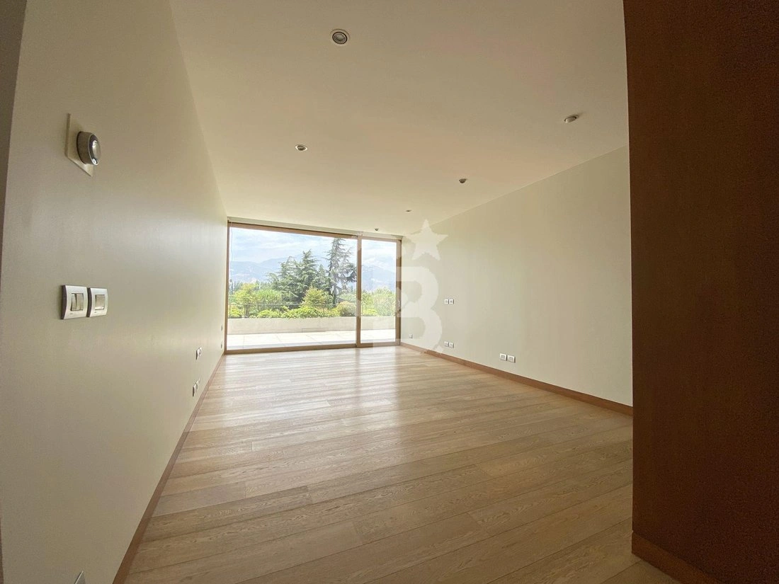 Квартира 4+1 с парковкой в Сантьяго, Чили