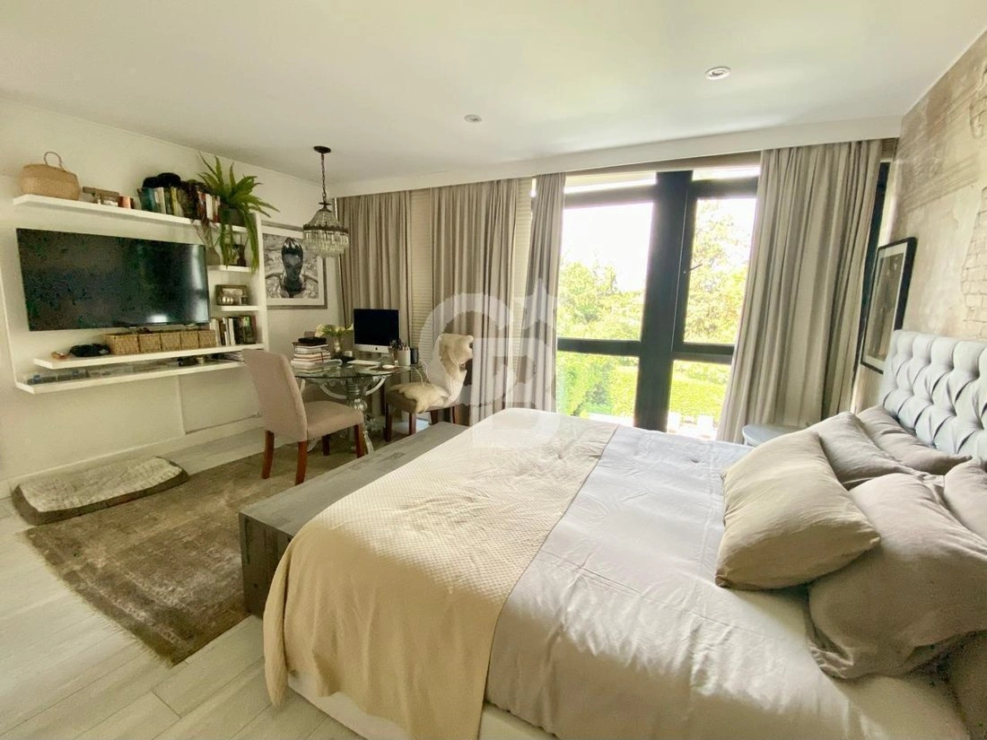 Дом 6+1 с видом на горы в Сантьяго, Чили