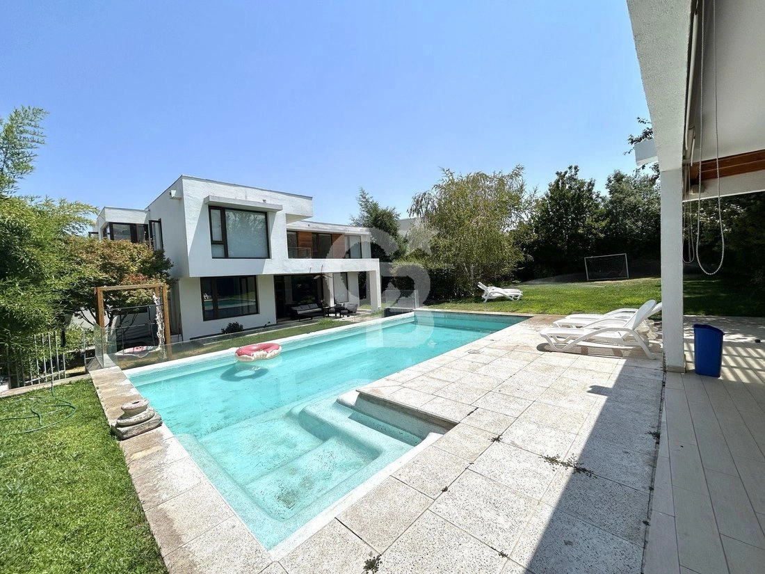 Дом 5+1 с джакузи в Сантьяго, Чили